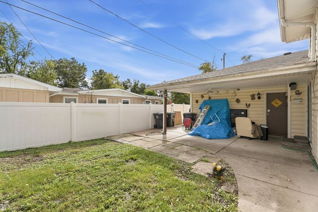 15719 Kenwood Avenue, South Holland, IL 60473