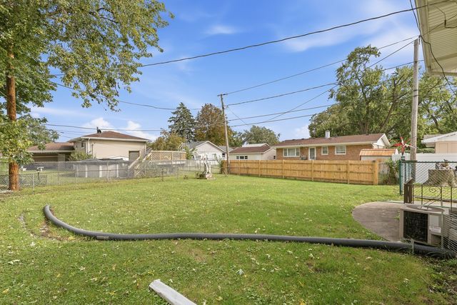 15719 Kenwood Avenue, South Holland, IL 60473
