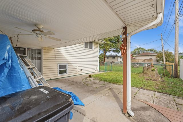 15719 Kenwood Avenue, South Holland, IL 60473