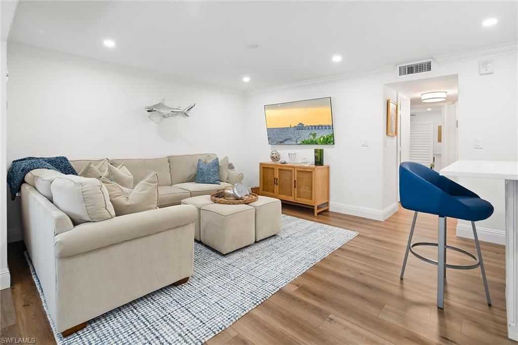 3000 Gulf Shore BLVD N 103, NAPLES, FL 34103 — photo 5