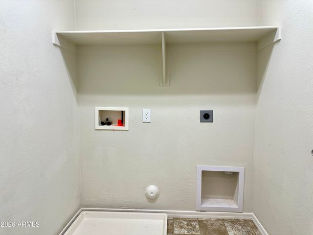 4661 W JUNIPER Avenue, Coolidge, AZ 85128