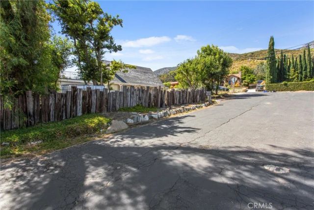 810 Hillyfield, San Bernardino, CA 92407