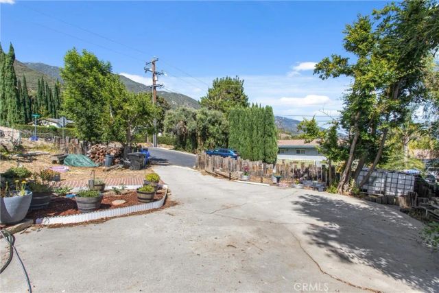 810 Hillyfield, San Bernardino, CA 92407