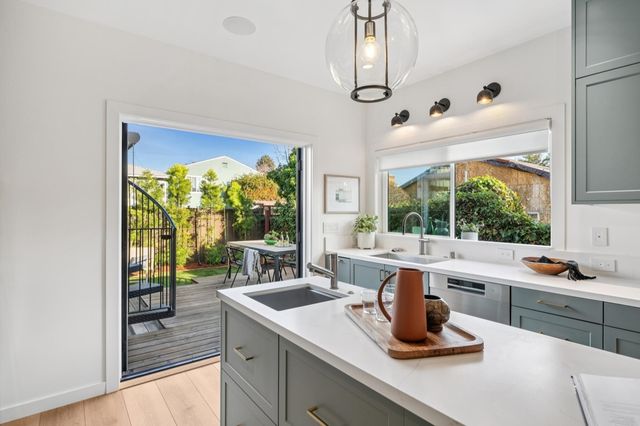 1609 Kains Ave, Berkeley, CA 94702