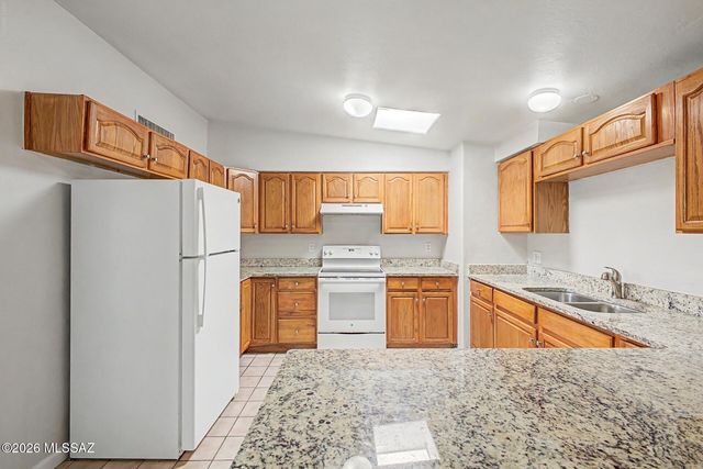 2742 W Dakota Street, Tucson, AZ 85746