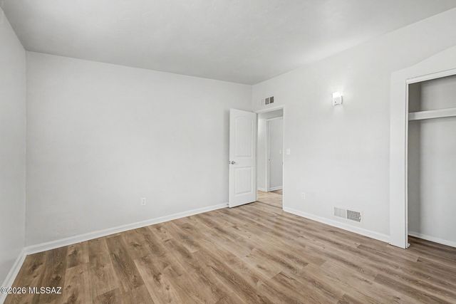 2742 W Dakota Street, Tucson, AZ 85746