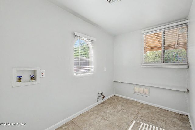 2742 W Dakota Street, Tucson, AZ 85746