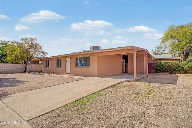 2742 W Dakota Street, Tucson, AZ 85746