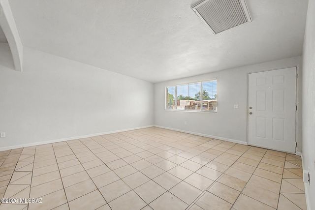 2742 W Dakota Street, Tucson, AZ 85746