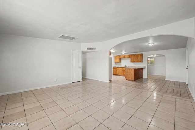 2742 W Dakota Street, Tucson, AZ 85746
