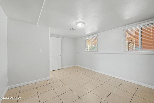 2742 W Dakota Street, Tucson, AZ 85746