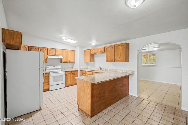 2742 W Dakota Street, Tucson, AZ 85746