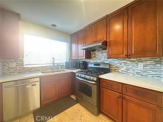 58 S Altadena Dr, Pasadena, CA 91107