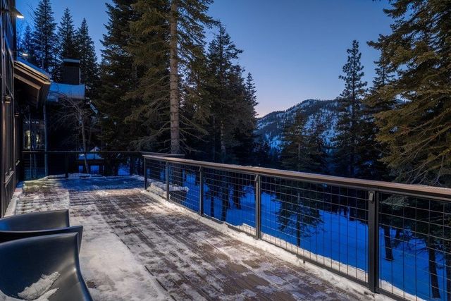 381 Sierra Crest Trail, Olympic Valley, CA 96146