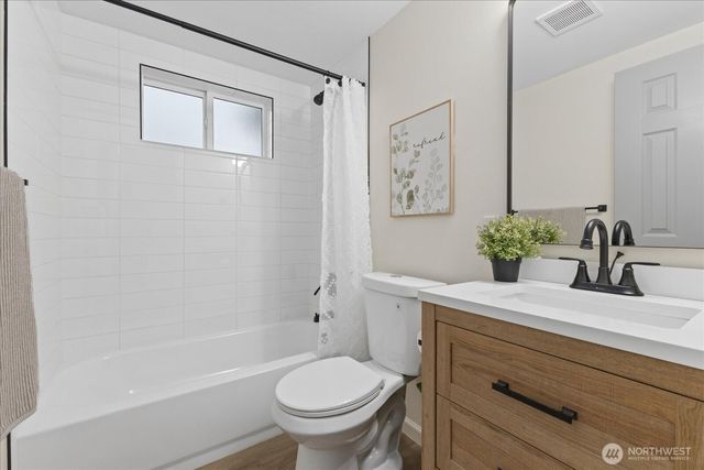 135 117th Street S, Tacoma, WA 98444