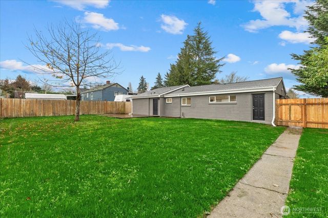 135 117th Street S, Tacoma, WA 98444