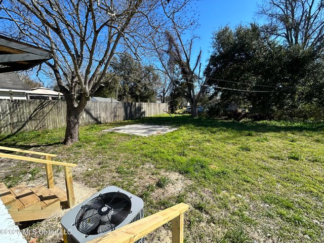 2004 47th Avenue, A, Gulfport, MS 39501