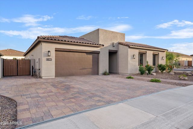 4823 W FLAT IRON Court, Queen Creek, AZ 85144