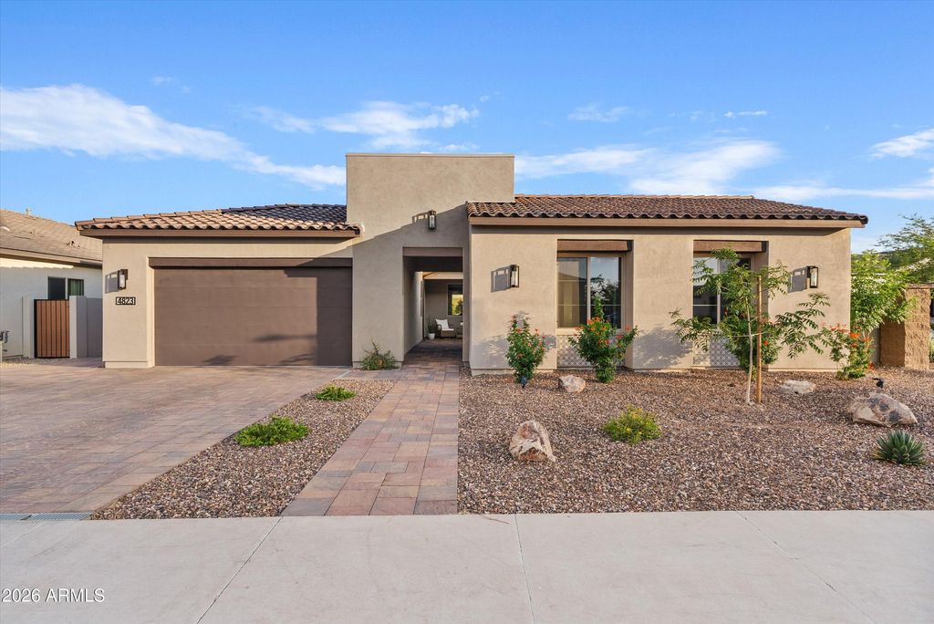 4823 W FLAT IRON Court, Queen Creek, AZ 85144