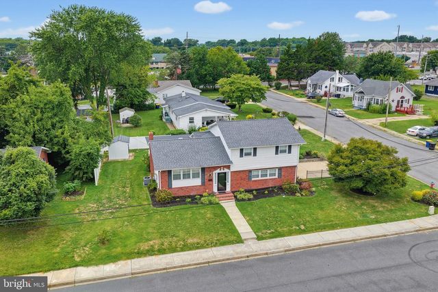 30 BERTRAND DR, Dover, DE 19904