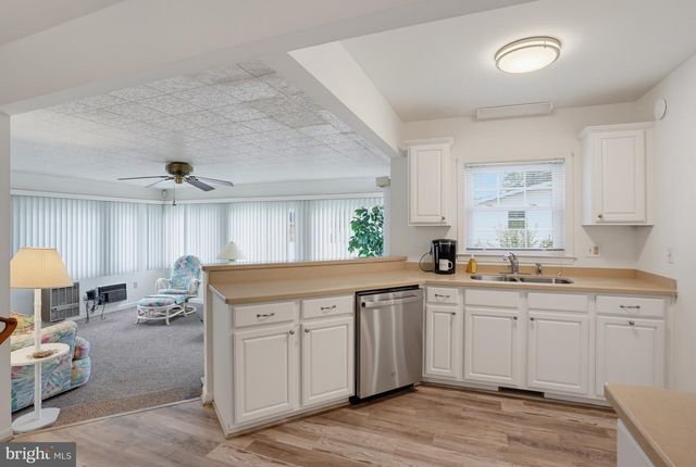 30 BERTRAND DR, Dover, DE 19904
