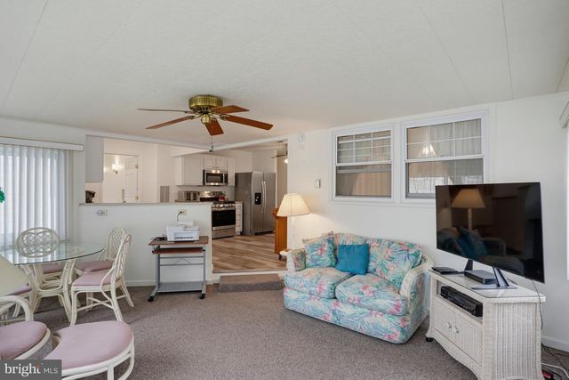 30 BERTRAND DR, Dover, DE 19904