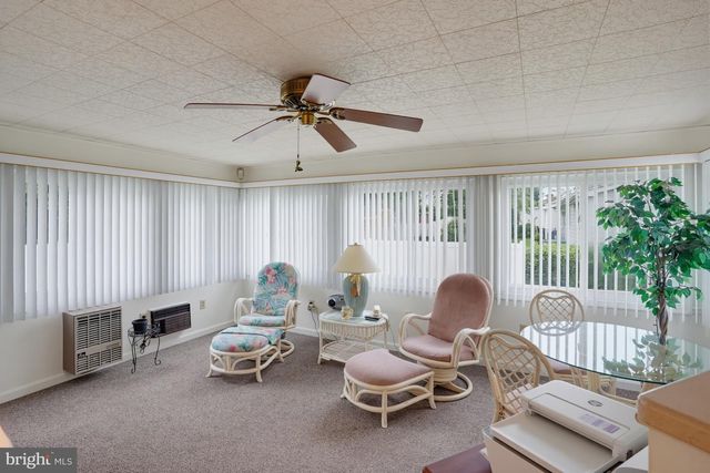 30 BERTRAND DR, Dover, DE 19904