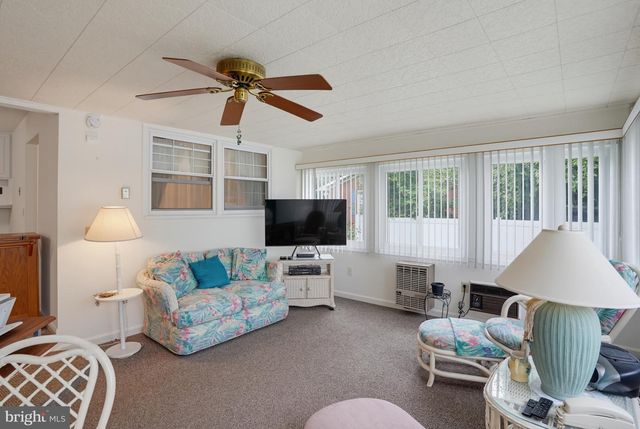 30 BERTRAND DR, Dover, DE 19904