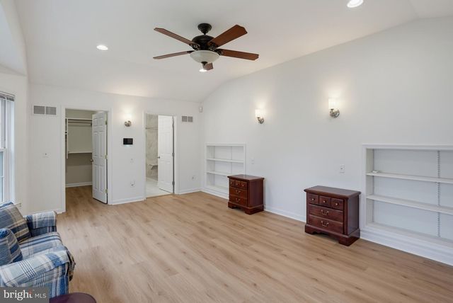 30 BERTRAND DR, Dover, DE 19904