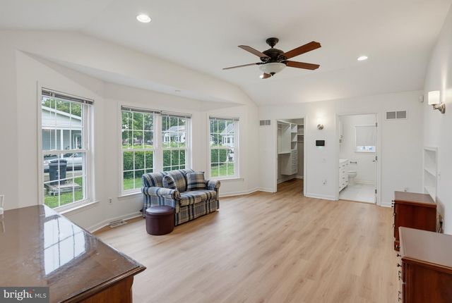 30 BERTRAND DR, Dover, DE 19904