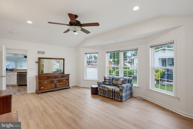 30 BERTRAND DR, Dover, DE 19904