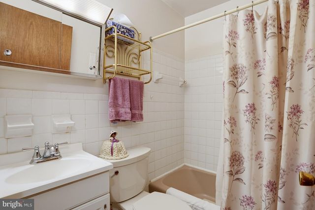 30 BERTRAND DR, Dover, DE 19904