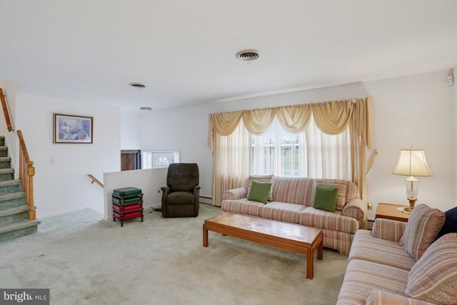 30 BERTRAND DR, Dover, DE 19904