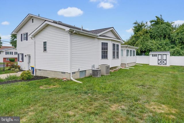 30 BERTRAND DR, Dover, DE 19904