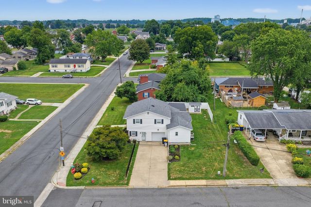 30 BERTRAND DR, Dover, DE 19904