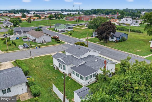 30 BERTRAND DR, Dover, DE 19904