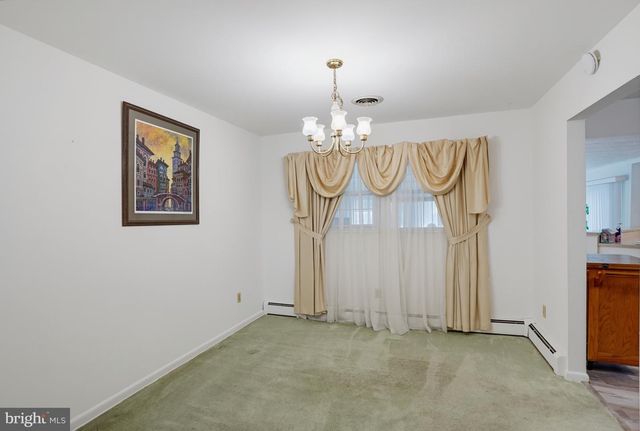 30 BERTRAND DR, Dover, DE 19904