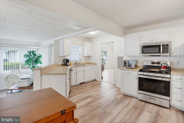 30 BERTRAND DR, Dover, DE 19904