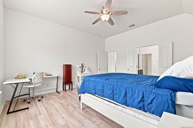 726 GRAY CLOUD DR, New Braunfels, TX 78130