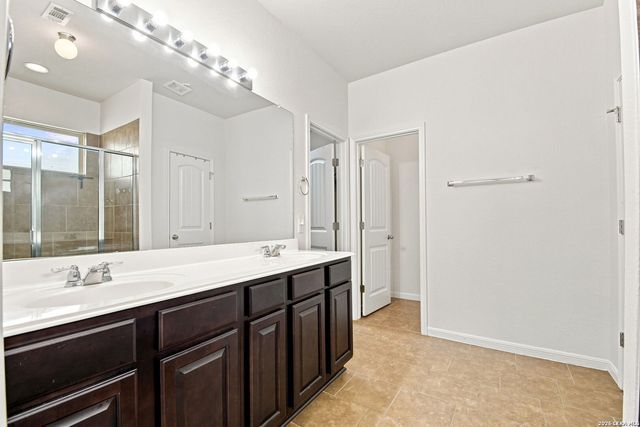 726 GRAY CLOUD DR, New Braunfels, TX 78130