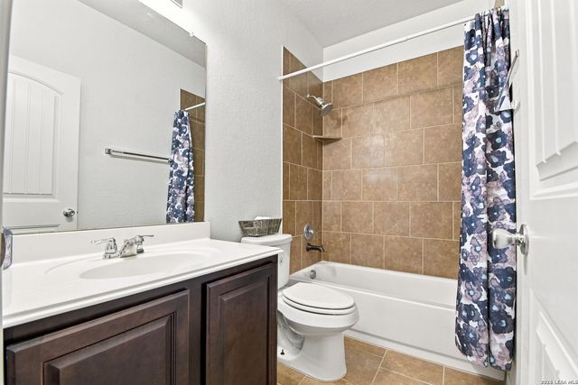 726 GRAY CLOUD DR, New Braunfels, TX 78130