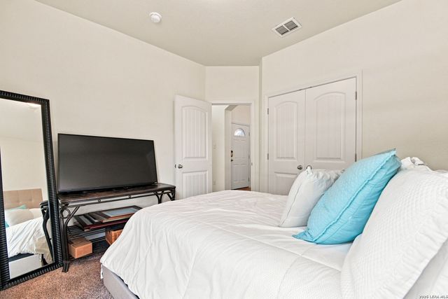 726 GRAY CLOUD DR, New Braunfels, TX 78130