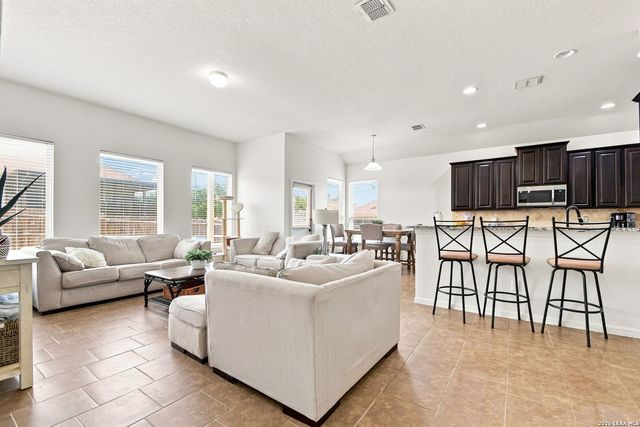 726 GRAY CLOUD DR, New Braunfels, TX 78130