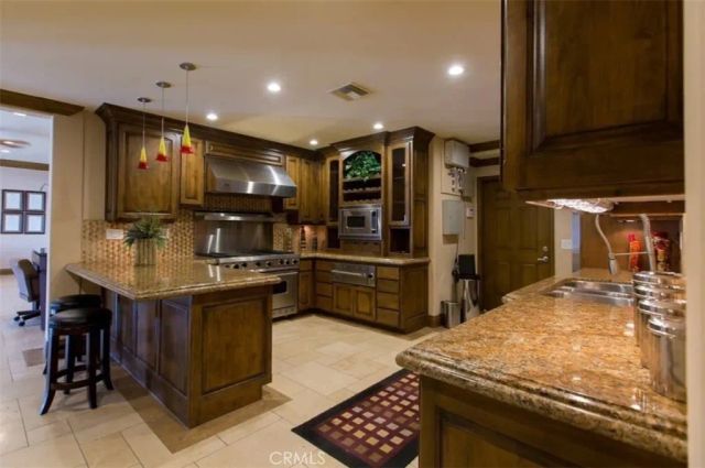 40900 Breezy Pass D, Palm Desert, CA 92211