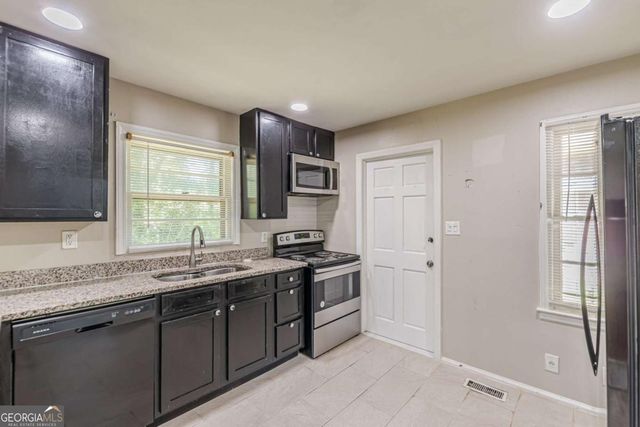 1157 Helen Street, Morrow, GA 30260