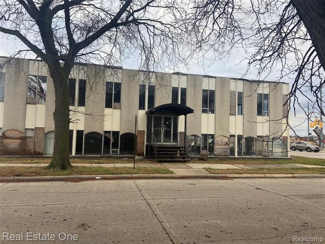 21590 Greenfield Road, Oak Park, MI 48237