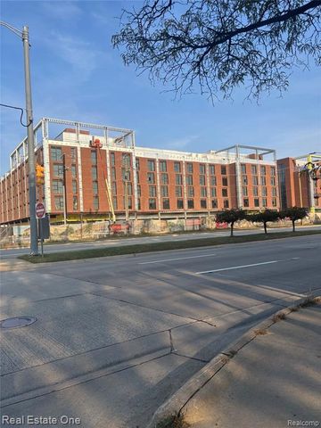 21590 Greenfield Road, Oak Park, MI 48237