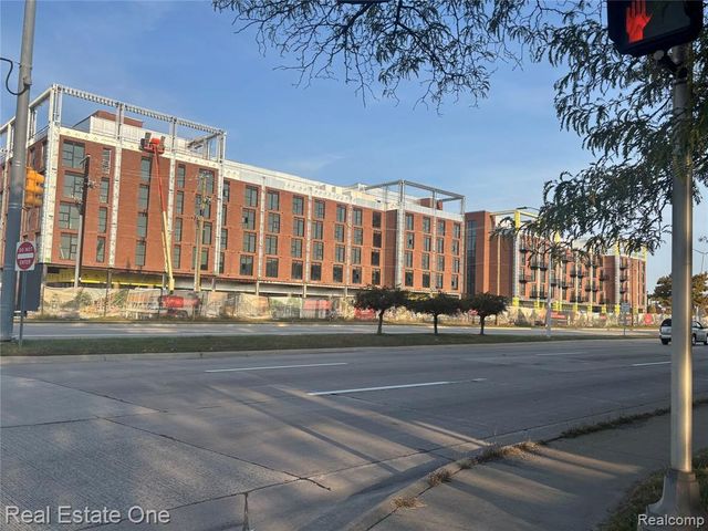 21590 Greenfield Road, Oak Park, MI 48237