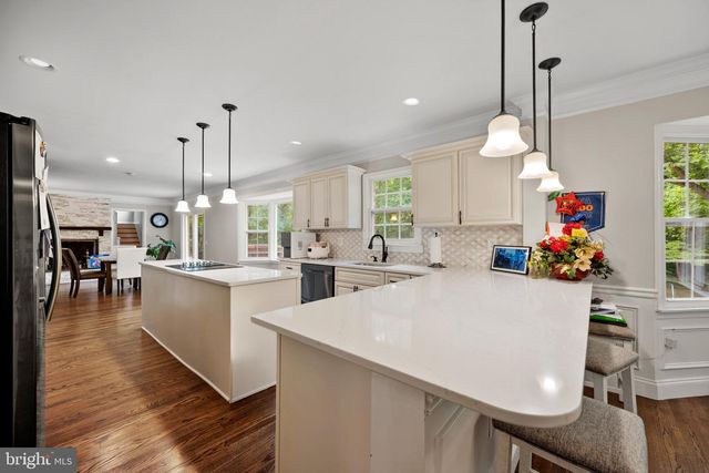13112 LAUREL GLEN RD, Clifton, VA 20124