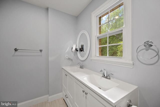 13112 LAUREL GLEN RD, Clifton, VA 20124